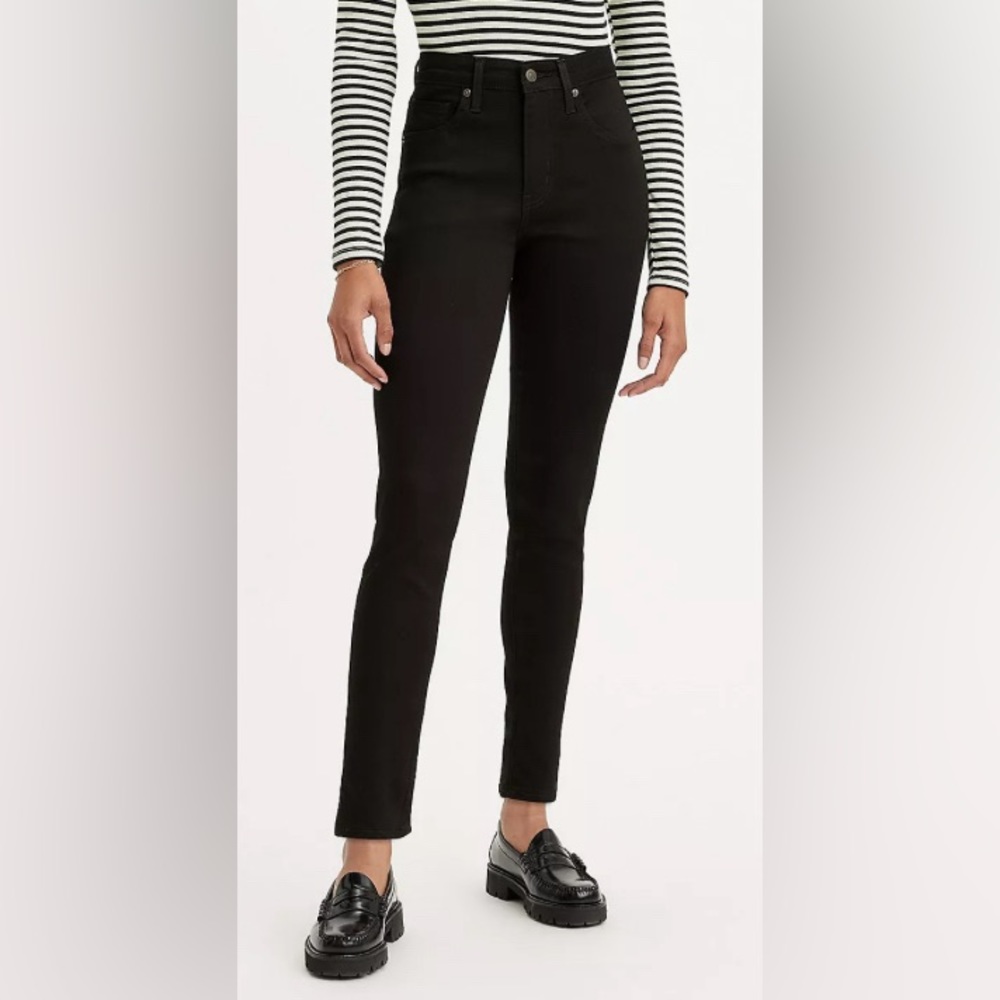 Women’s size 26 black 721 high-rise skinny Levi’s